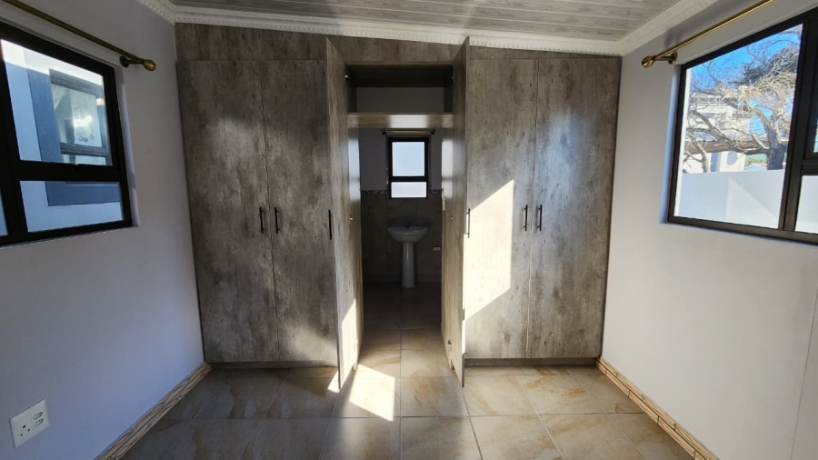 4 Bedroom Property for Sale in Country Club Western Cape